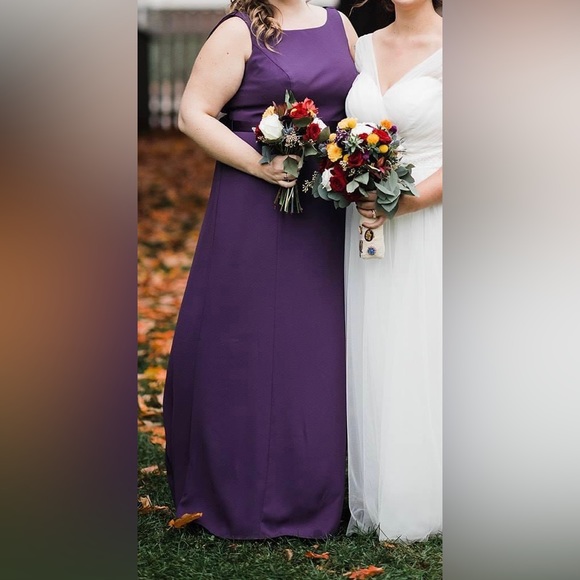 White by Vera Wang High Neck Crepe Bridesmaid or Prom Dress with Ruffled Back - Picture 5 of 8